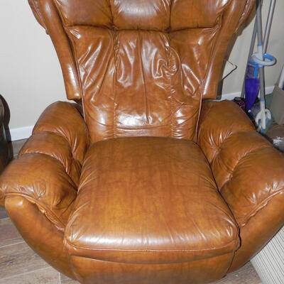 LOT 177 LEATHER RECLINER