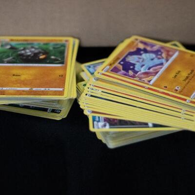 25th anniversary Pokemon cards Special Edition (NON HOLO)