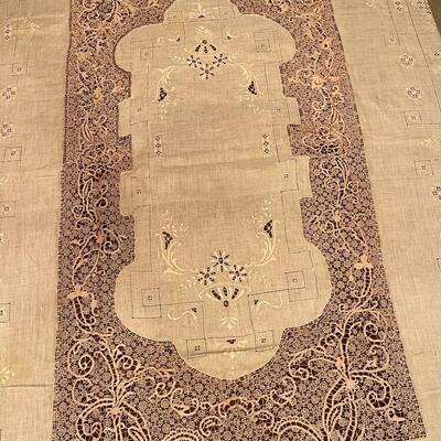 Lot 391 Antique Ecru Linen Banquet Table Cloth Tatted Embroidered Cutwork 