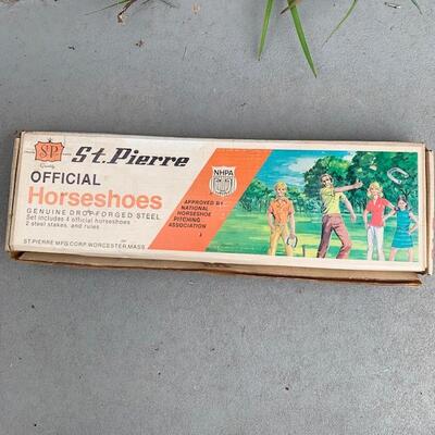 Lot 400 New Set of Horseshoes by St. Pierre Shoes Stakes Directions