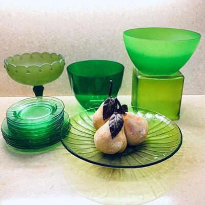Lot 410 Green Vintage Kitchen Depression Glass Bowls Plates Compote Pears