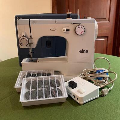 Lot 412 Vintage ELNA Sewing Machine Type 62C / N389636