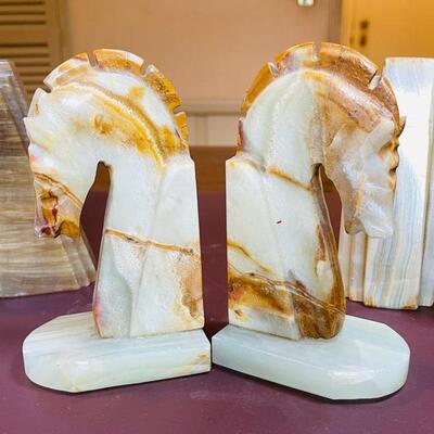 Lot 415 Onyx Bookends 2 Pairs + 2 Single Horses 6.5"