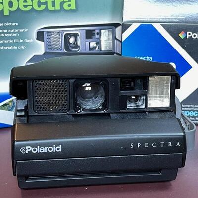 Lot 416 Polaroid Land Cameras 2 Spectra & Sun600 Plus Film