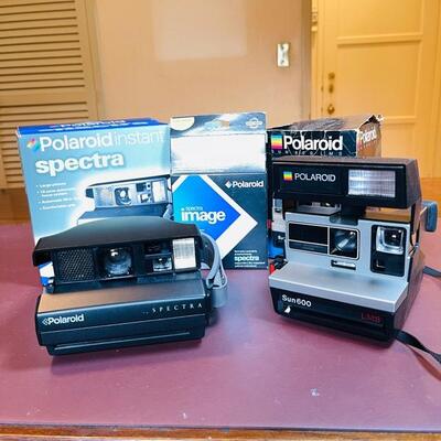 Lot 416 Polaroid Land Cameras 2 Spectra & Sun600 Plus Film