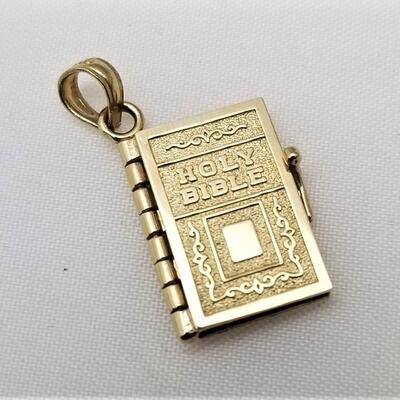 Lot #102  14kt Gold Lord's Prayer Charm