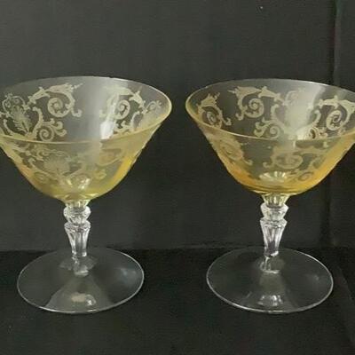 E1238 Set of 4 Vintage Yellow Etched Glass Champagne Glasses