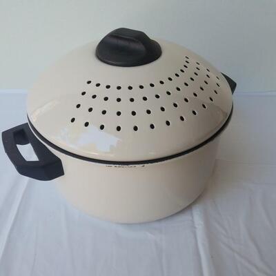 Small white enamel pot/strainer