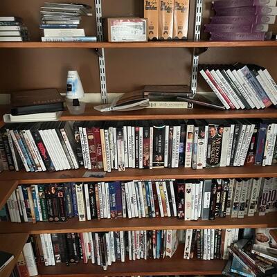 DVD  VHS LOT 