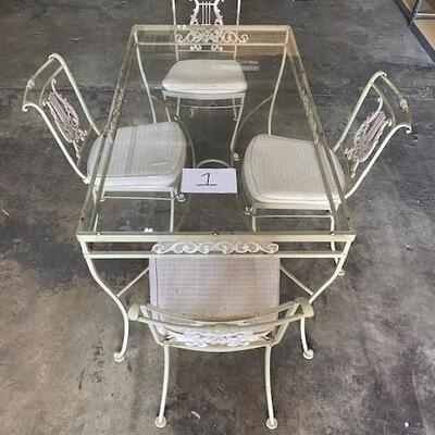 LOT#B1: Mid-century 5-piece Russell Woodard Table and Chairs