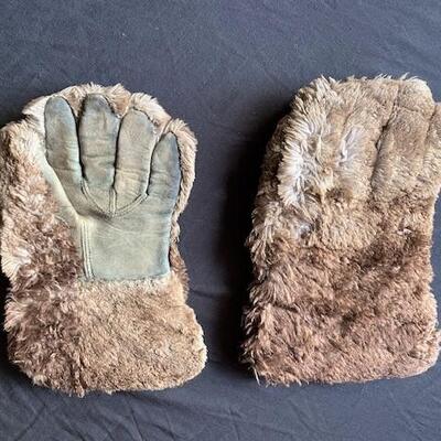 LOT#19: Vintage Beaver Driving Gloves
