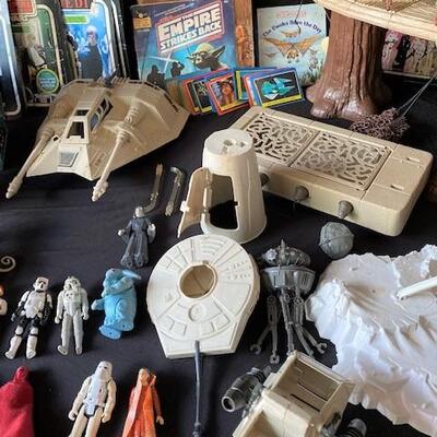 LOT#D27: Mega Vintage Original Star Wars Lot