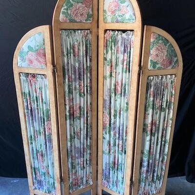 LOT#H36: Small Floral Room Divider
