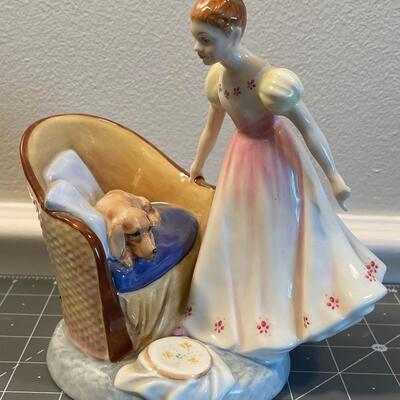 #604 Royal Doulton Figurine of Woman and Dog 