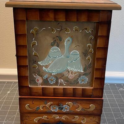 #666 Toll Painted Jewelry Box 