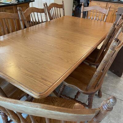 #697 Oak Dining Table and 8 Chairs + 3 leaves