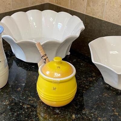 #701 Ceramic Honey pot, Mug and 2 Serving Bowls w/ birds. 