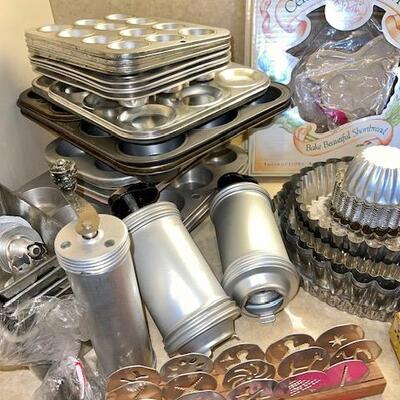 Lot 426 Collection of Home Baking Pans Molds Cookies Press Muffins Chocolate France Holland
