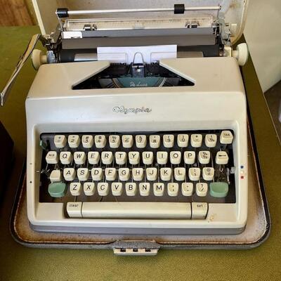 Lot 432 Vintage Typewriters 2 Olympia Deluxe in Case + Remington Rand.