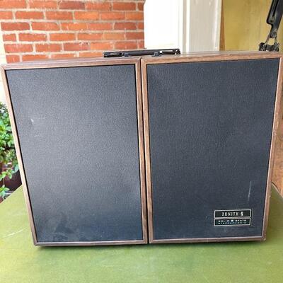Lot 434 Vintage Zenith Solid State Portable Stereo Phonograph Works But Turns Slowly