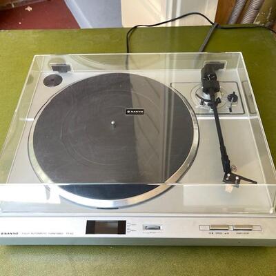 Lot 436 Sanyo Fully Automatic Turntable TPX2 Turns-May Need Needle + Pr Speakers