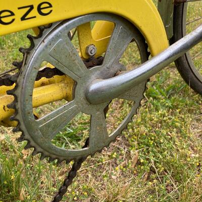 Schwinn Vintage Yellow 26â€ Bike