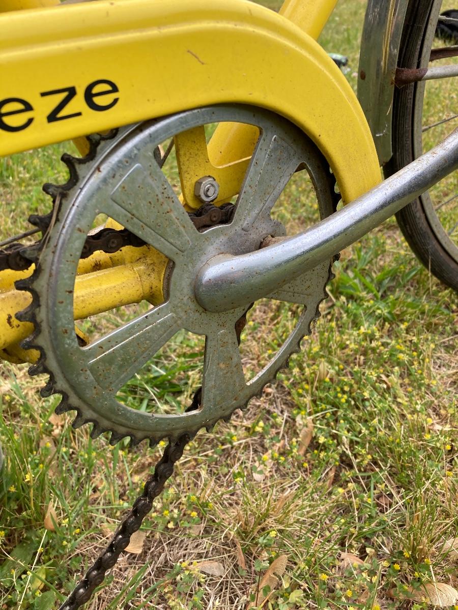 Schwinn Vintage Yellow 26” Bike | EstateSales.org