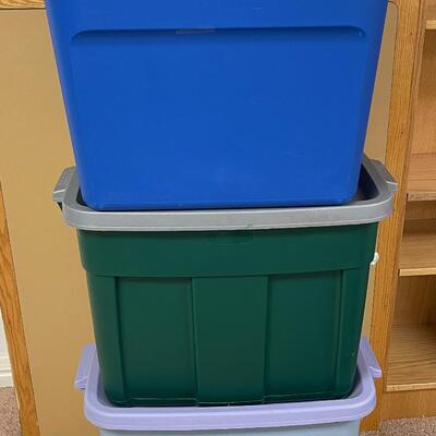 #786B 3 Tubs with lids for storage. 