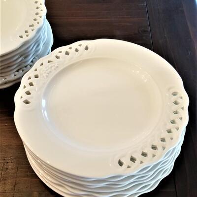 Lot #113  8 Pier One Plates with 8 Matching Gumbo Bowls