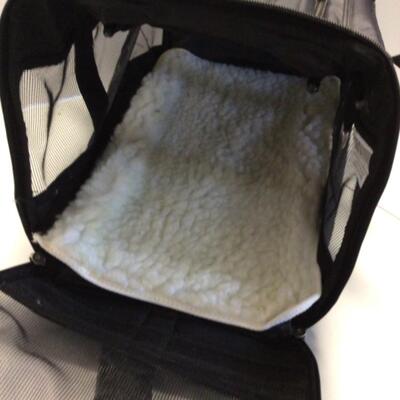 290 Sherpa’s Large Pet Carrier 