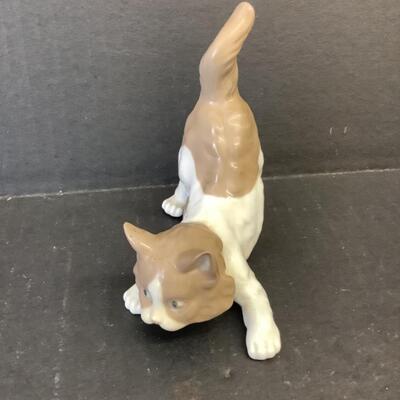 C2190 Lladro Porcelain Cat Figurine