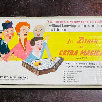 Lot 451  Vintage Jr. Zither - La Centra Macica Delux Made in Italy