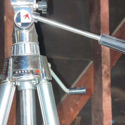 Lot 154  Vintage Hobby Camera Tripod Delux Elevator 330 