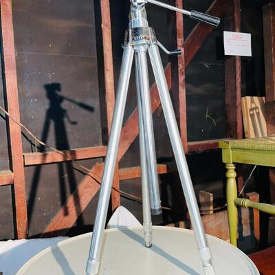 Lot 154  Vintage Hobby Camera Tripod Delux Elevator 330 