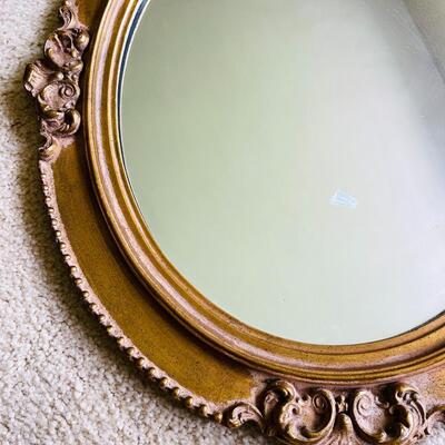 Lot 468  Oval Mirror Gold Painted Wooden Frame
