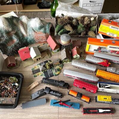 BB 474  Large lot of HO trains Passenger & Freight Locomotives Transformer 