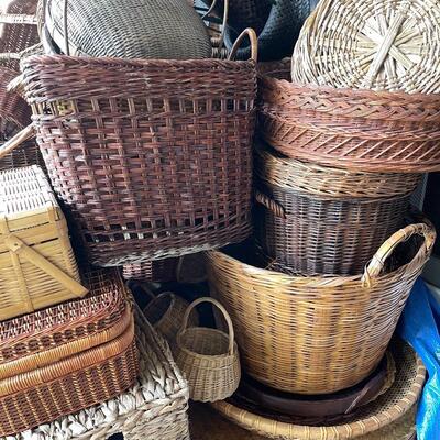 BB 478 Mountain of Baskets