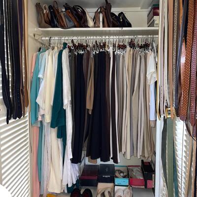 BB 481 Ladies Closet A Leather Hand Bags Sleep Ware Trousers Shoes Shoe Shelf Belts