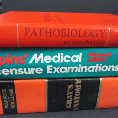Lot 11 - Medical Reference Books
