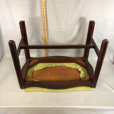 Lot 4 - Vintage Wood Vanity Bench LOCAL PICK UP ONLY