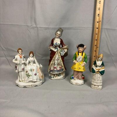 Lot 54 - Vintage Made In Japan Figurines