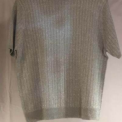 Lot 71 - Sag Harbor Silver Short Sleeve Sweater