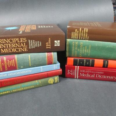 Lot 40 - Medical Reference Books
