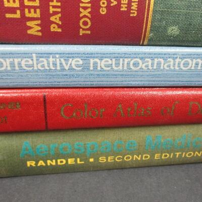 Lot 40 - Medical Reference Books