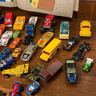 Mixed Lot of Hot Wheel Match Box Vintage Metal Toy Cars with Playmat