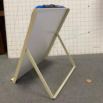 #289 Clipboards & Stands