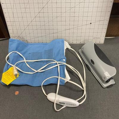 #294 Heating Pad & Hole Punch