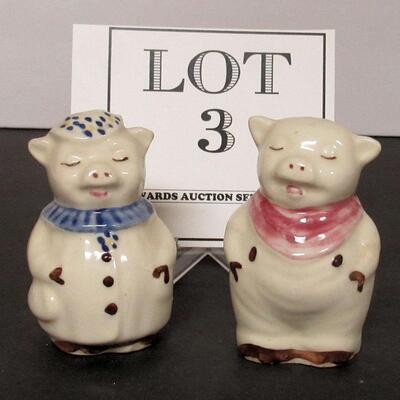 Shawnee Pottery Winnie the Lady Pig and Smily the Guy Pig Salt and Pepper Set