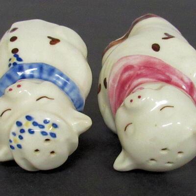 Shawnee Pottery Winnie the Lady Pig and Smily the Guy Pig Salt and Pepper Set