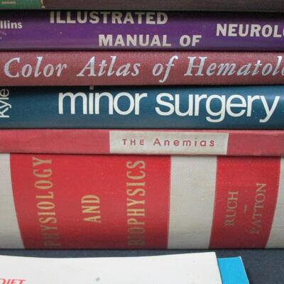 Lot 49 - Medical Reference Books